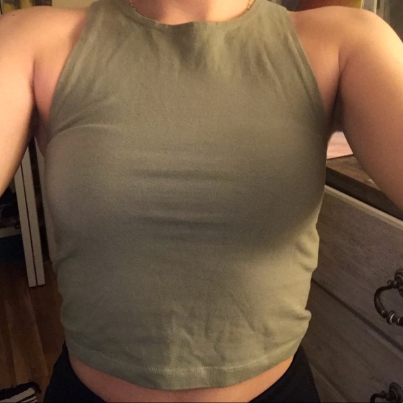 Army green tank - Picture 2 of 2